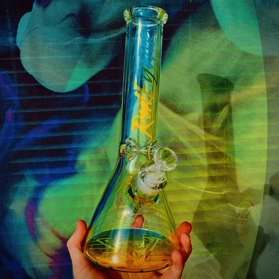 Red Eye Tek 7mm Synth Beaker Bong 15" Morden Vape SuperStore and Cannabis Manitoba Canada